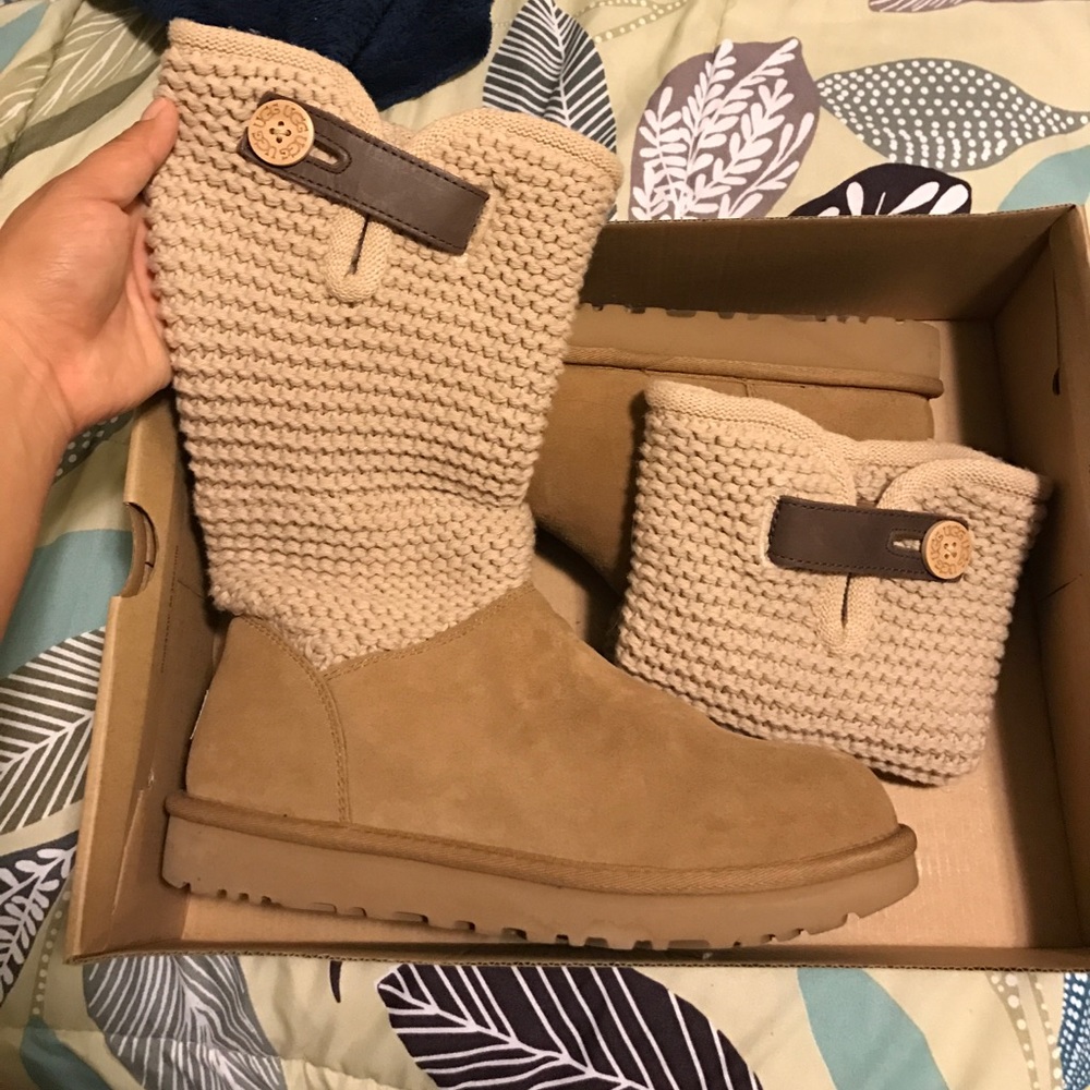 UGGS WOMENS SIZE 8